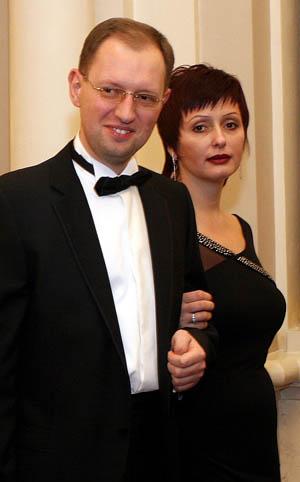 Арсений Яценюк со своей супругой - Одесский Политикум
