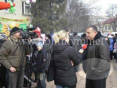Александр Пресман с избирателями Раздельной на ярмарке - Одесский Политикум