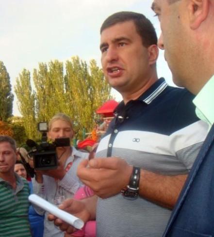 Марадонна (Игорь Марков) на встрече с избирателями в часах за 20000 долларов - Одесский Политикум