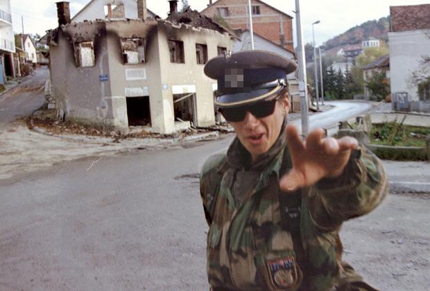 Хорватский ополченец в фуражке времен Третьего рейха. Октябрь 1992 года -  Одесский Политикум